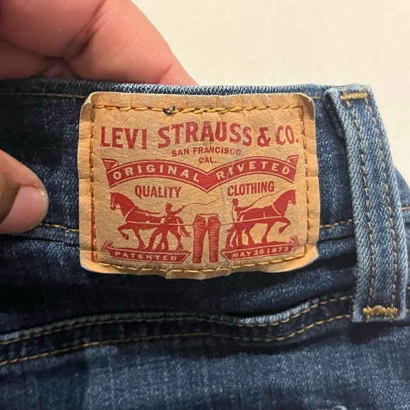 Levi’s Women’s 26 Mid Length Blue Shorts Jean Denim - Picture 2 of 11